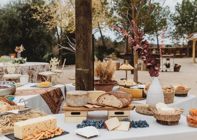 Barra de quesos para boda al aire libre